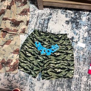 Gallery Dept Men's Zebra Print Shorts - Green and Black